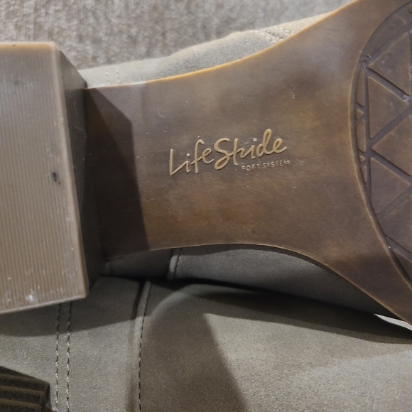 Lifestride Dynasty zippered bootie tan with 1.5 inch heel women's - Picture 7 of 10